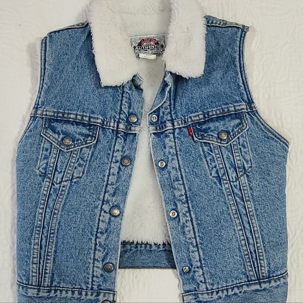 Authentic Levi's sherpa lined denim vest
